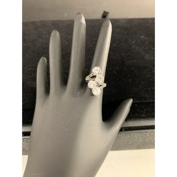 Silver Tone Ring With Clear Stones & Marcasite Accents Signed GR Size 4.5 (R83) - Picture 2 of 9